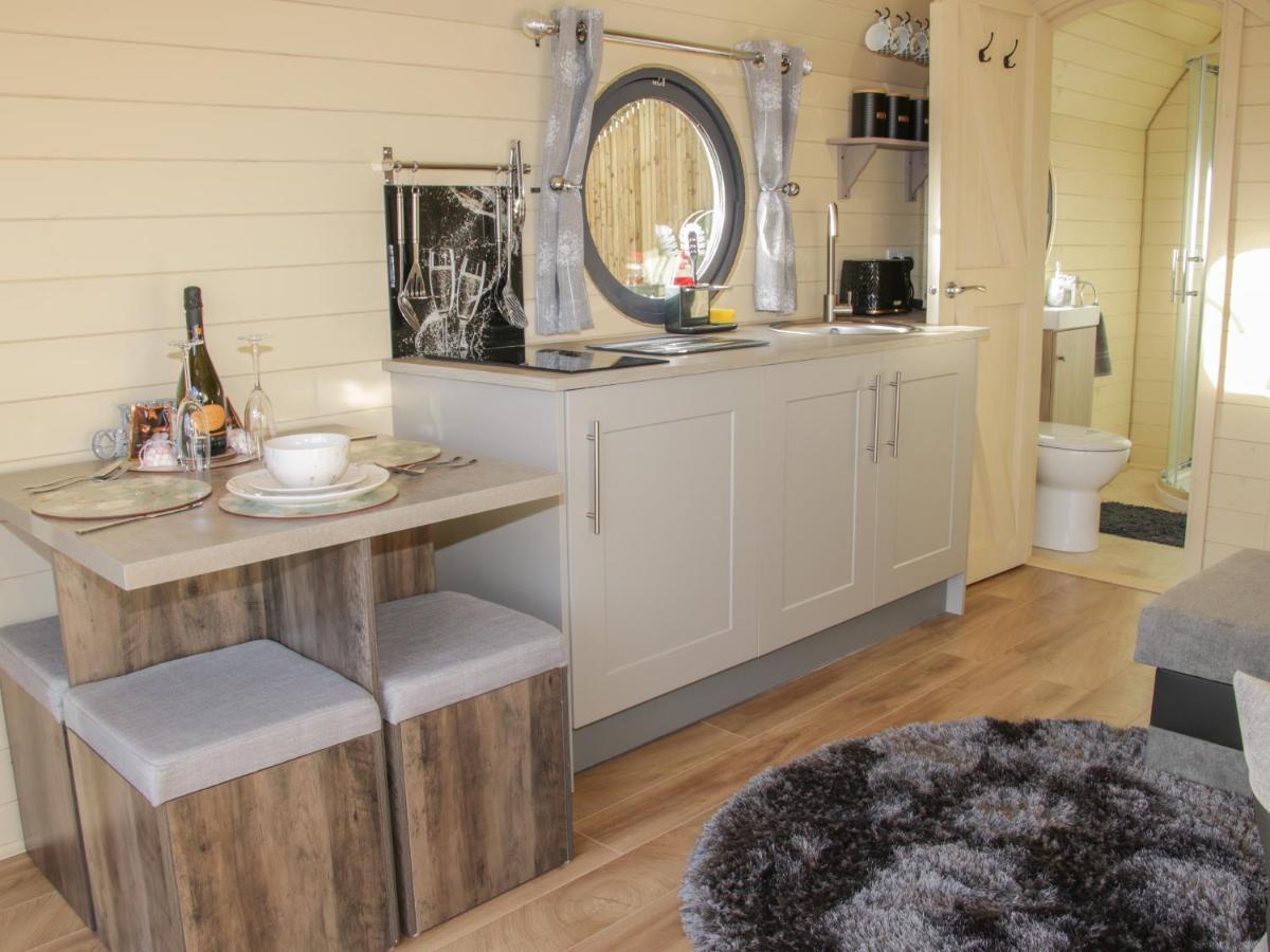 Stapeley Pod Villa ชรูว์สเบอรี ภายนอก รูปภาพ
